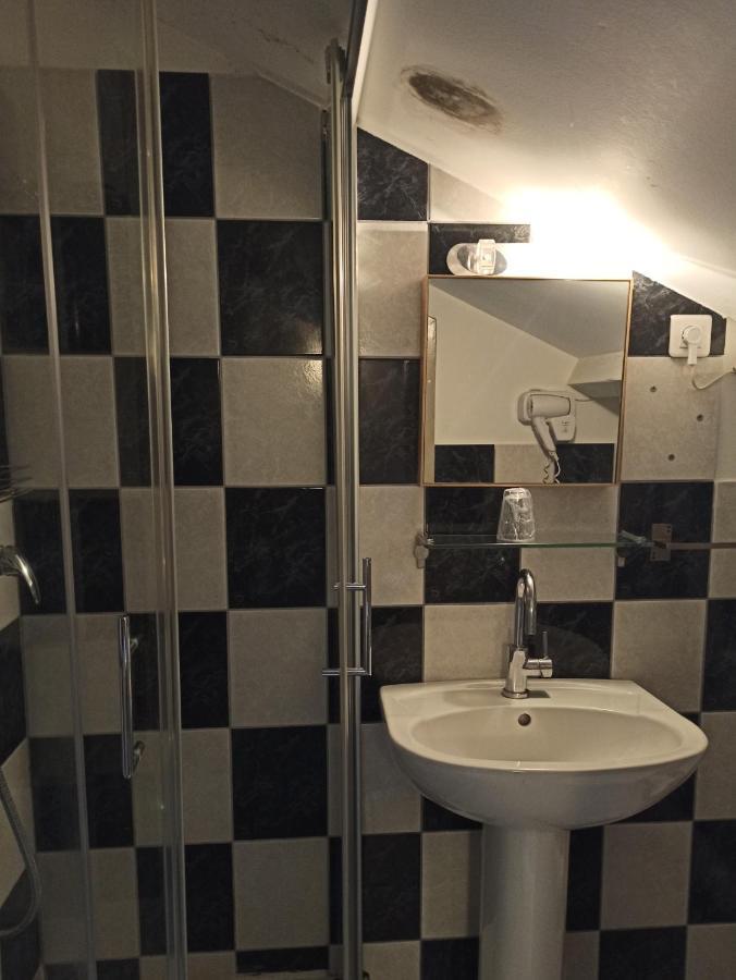 Le Poudrier Hotel Limoges Ngoại thất bức ảnh